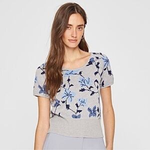 Club Monaco floral jacquard wool tee sweater Size Medium Grey Blue